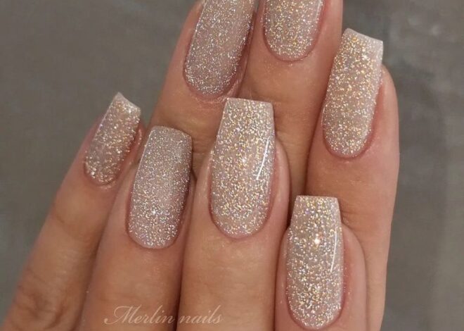 Elegant Champagne Gold Nails Ideas