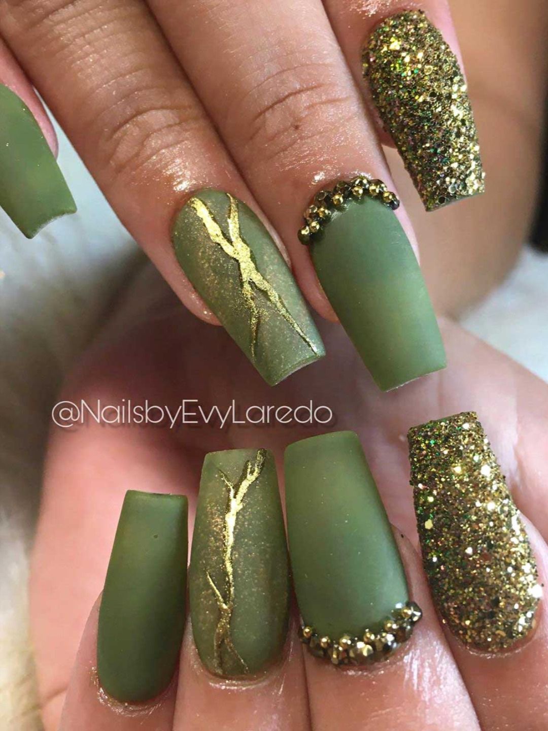 Sophisticated Olive Green Nails Ideas