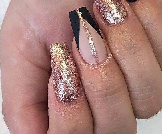 Glamorous Gold And Black Nails Ideas