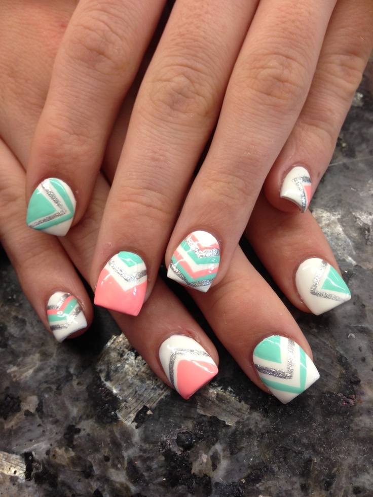 Chic Chevron Patterns Nails Ideas