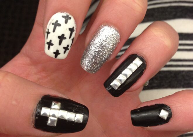 Monochrome Chic Nails Ideas