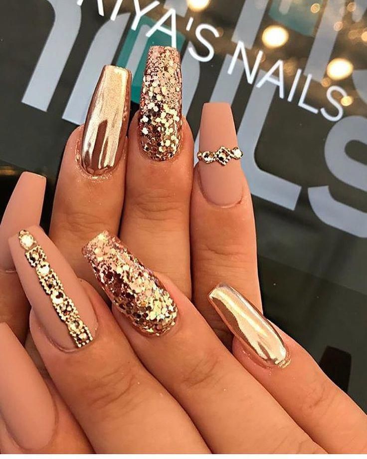 Gold Glitter Nails Ideas