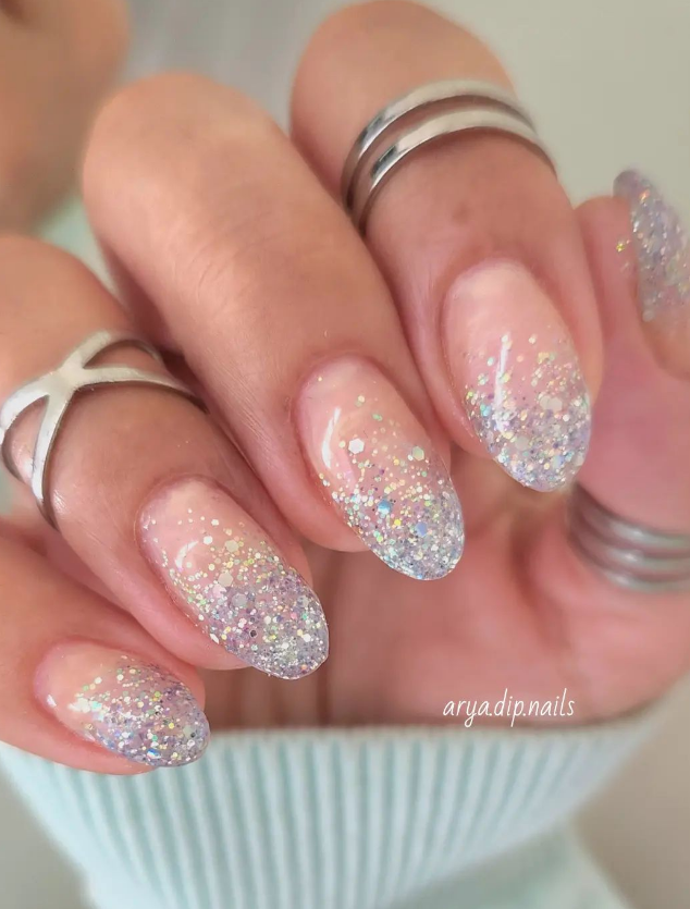 Glamorous Silver Glitter Nails Ideas