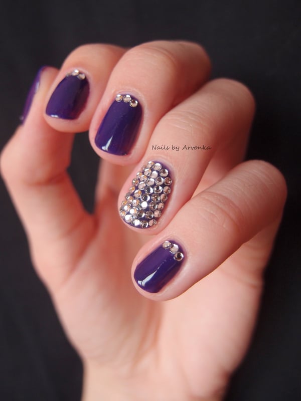 Dainty Jewel Accents Nails Ideas