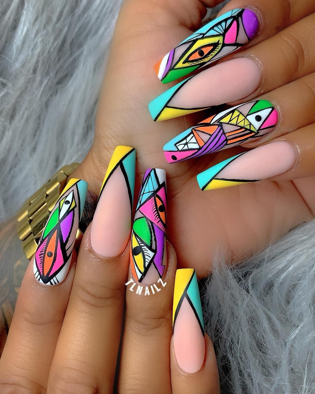 Modern Abstract Shapes Nails Ideas