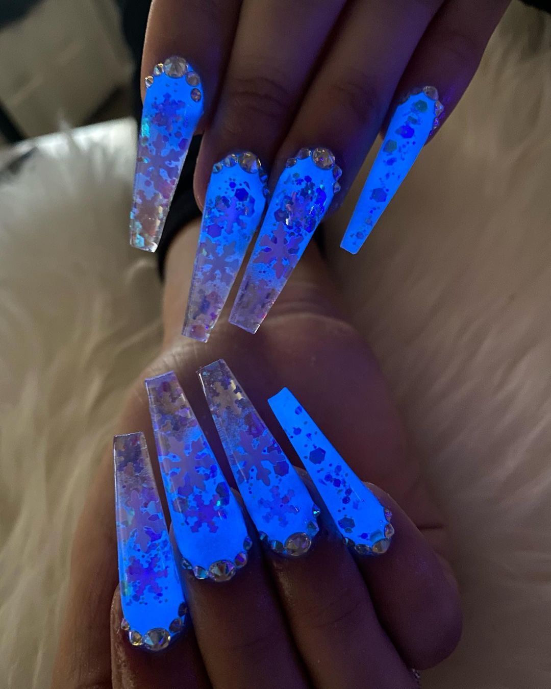 Luminous Glow-in-the-Dark Nails Ideas