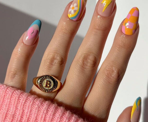 Retro Striped Nails Ideas