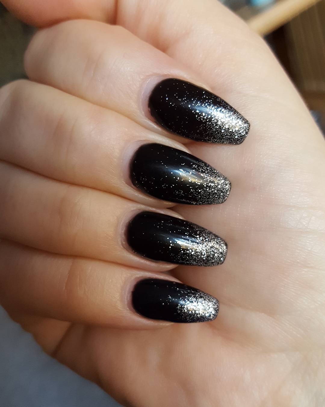 Sophisticated Black And Silver Nails Ideas