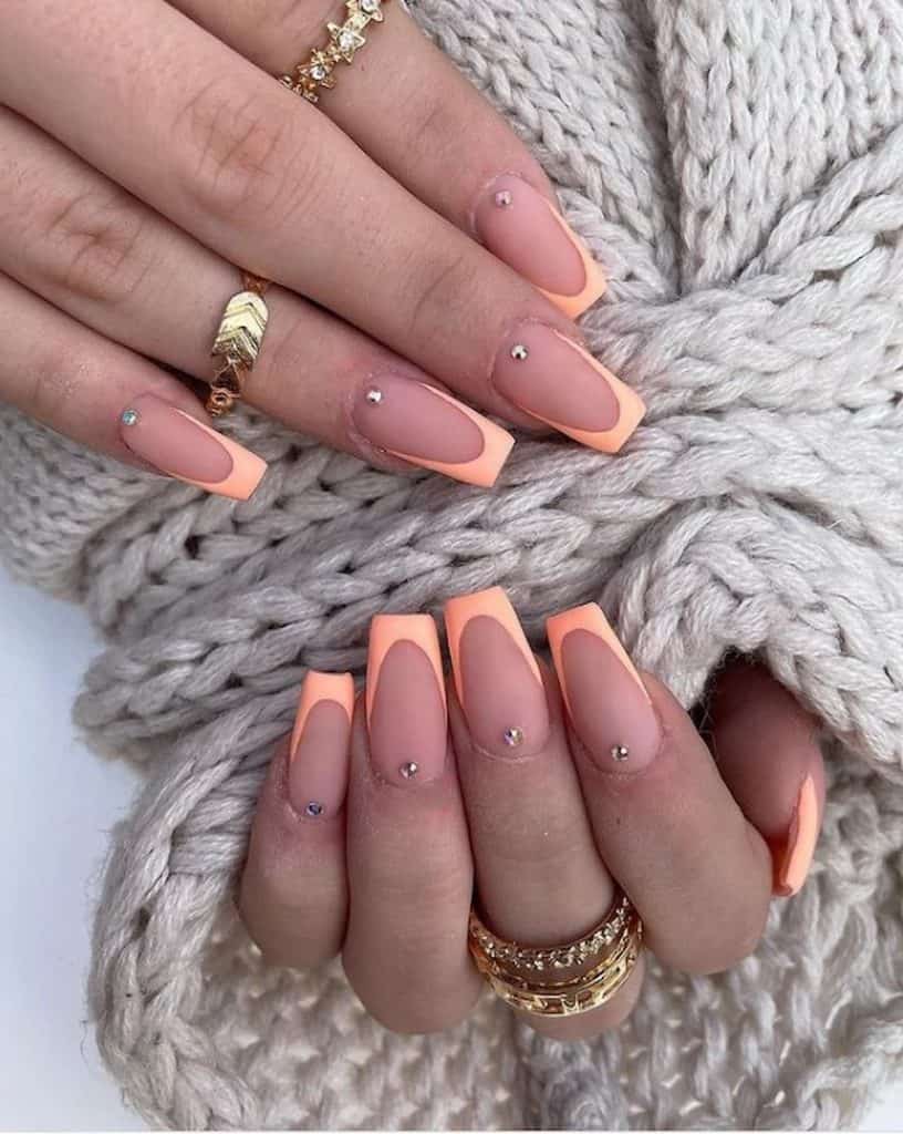 Elegant Peach Nails Ideas